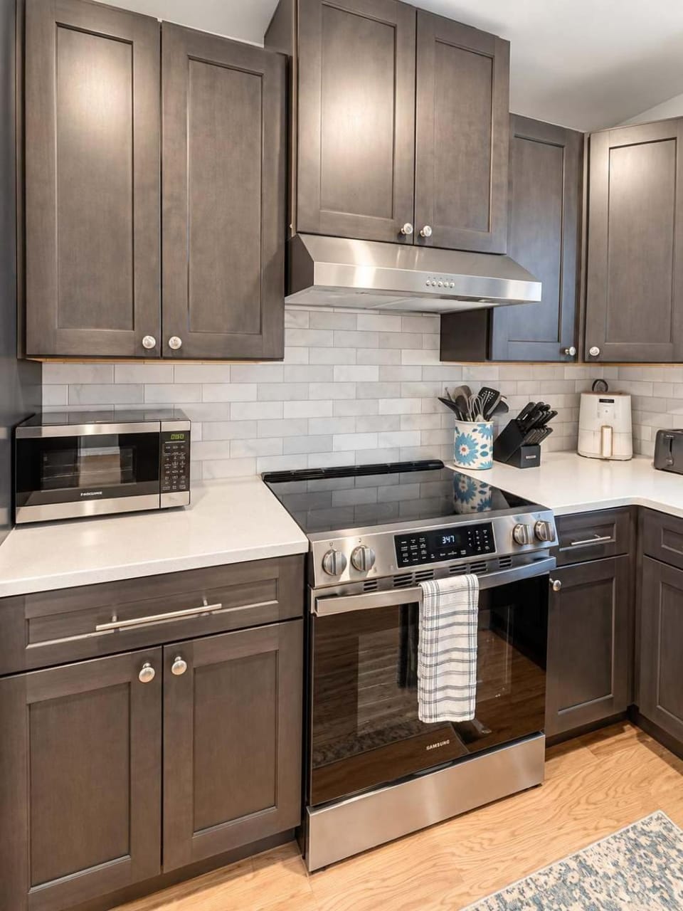 Kitchen or kitchenette, stove