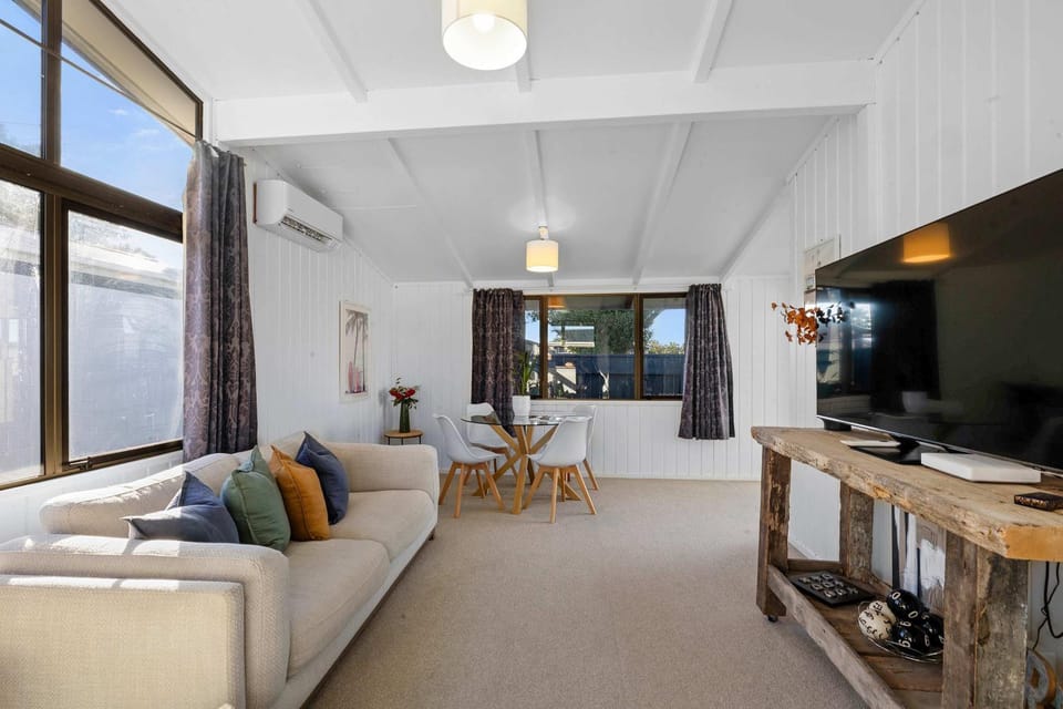 Course & Tide on Fitz House in New Plymouth