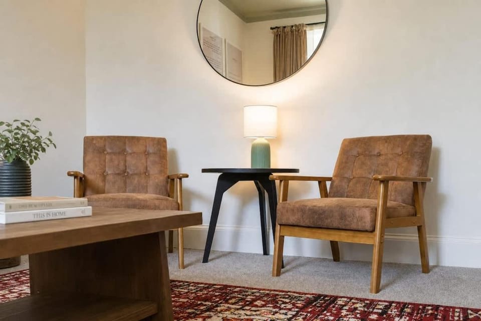 Manayunk Apt Driveway Parking Sleeps 6 Walkable Apartment in Manayunk
