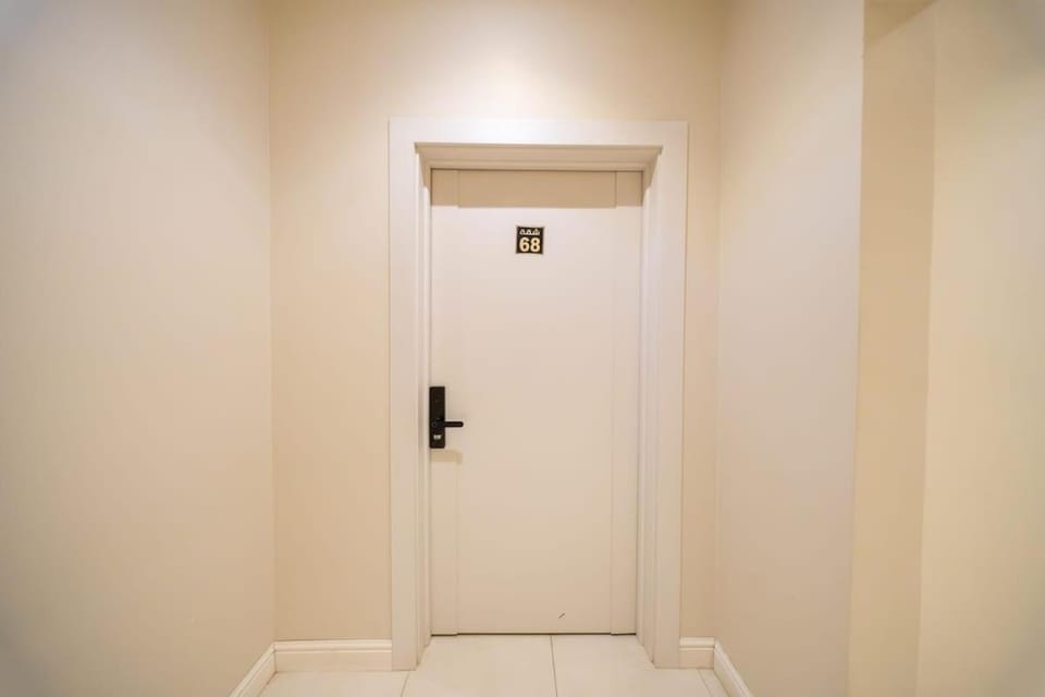 N18 Hotel-style 1BR with patio near Riyadh Front Apartment in Riyadh