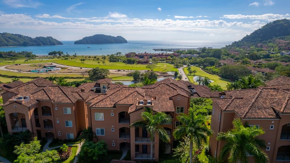 Altavista 5D 3 Bdr 2 bth Ocean View Condo House in Herradura