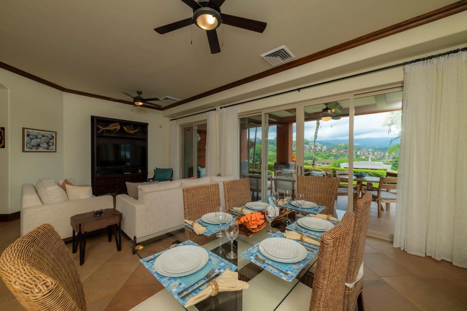 Montebello 2E 3bdrm 3bath Ocean View House in Herradura