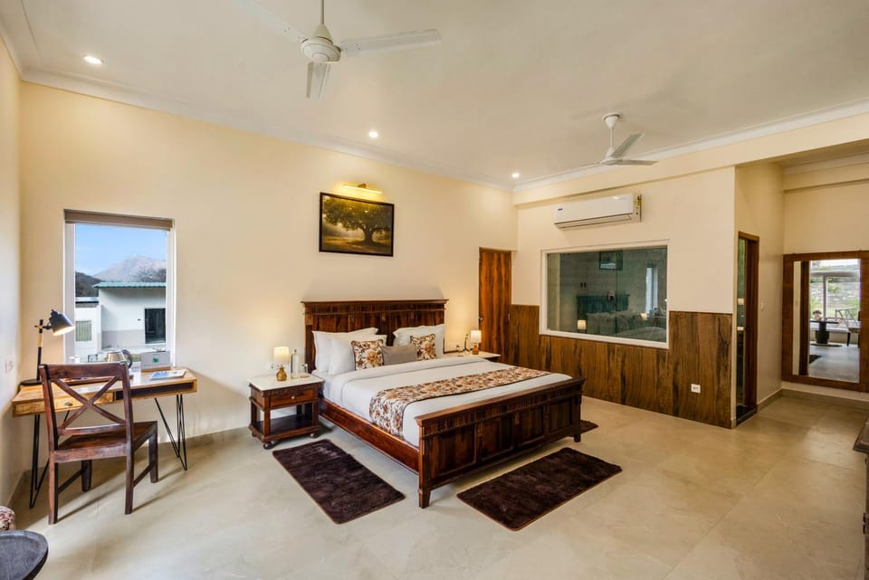 ELIVAAS Signature Mandovar Mountain Valley Retreat 4-BHK Pet-friendly Suite In a Private Estate with Shared Pool, Garden, Restaurant & Hill Views Villa in Rajasthan