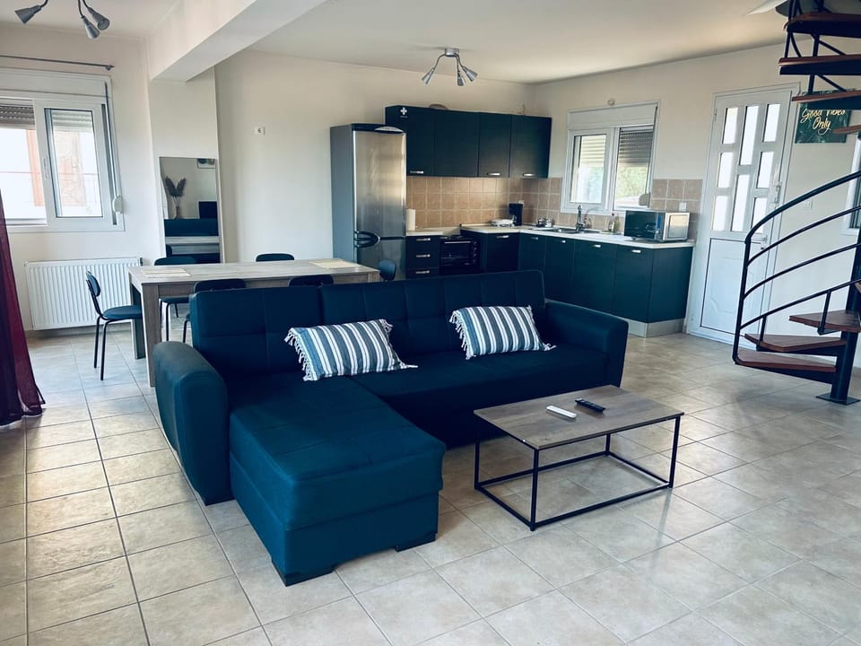 Lumina Villa Sea-View Near Airport-Beach Villa in East Attica Regional Unit, Greece