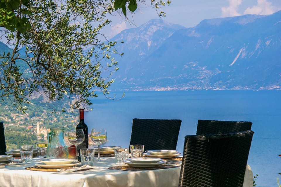 Day, Natural landscape, Balcony/Terrace, Food and drinks, Dining area, Lake view, Mountain view