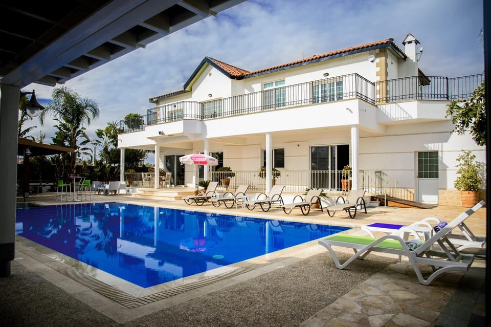 Garden, Swimming pool