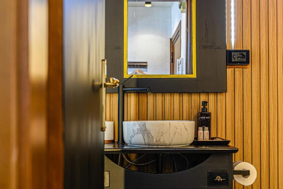 Secret Rooftop Suite - Tor Vergata Metro C Apartment in Rome