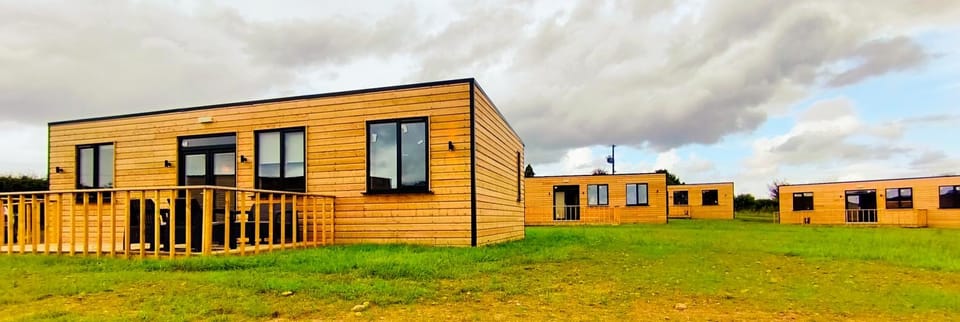 Canal View Lodges Apartment in Longford