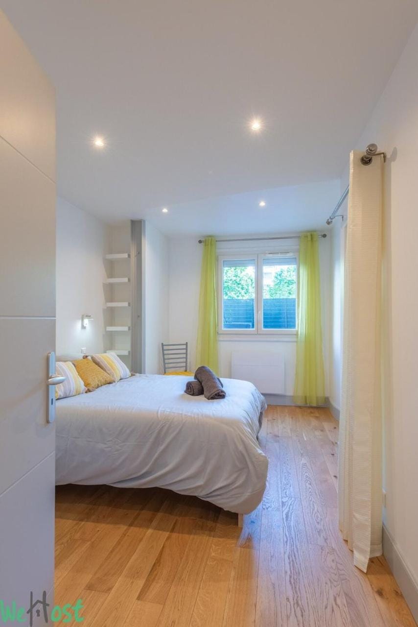 4 personnes - Terrasse + parking privé Apartment in Dijon