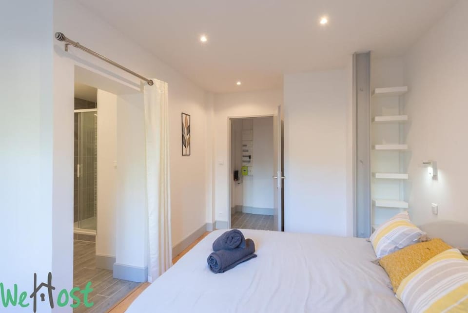 4 personnes - Terrasse + parking privé Apartment in Dijon