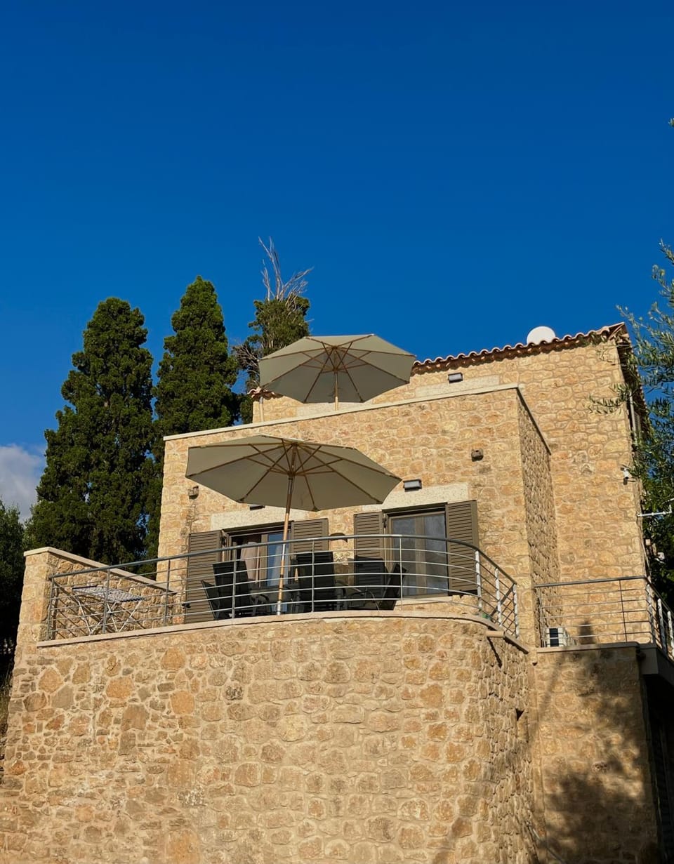 Property building, Day, Landmark view