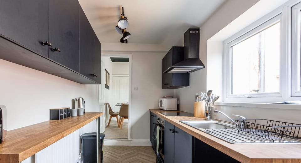 Spacious 3BR House Sleeps 6 Darlington House in Darlington