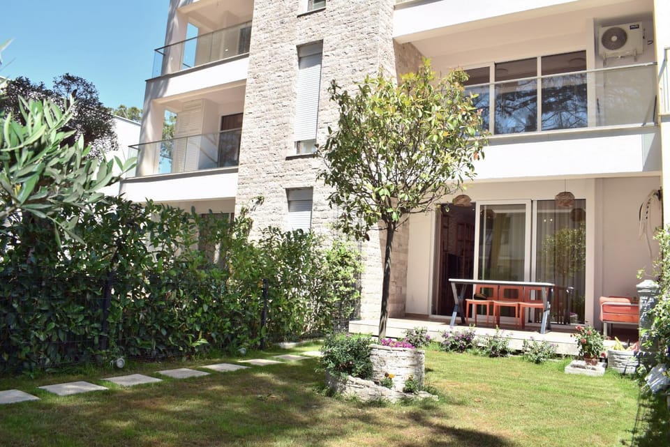 Patio, Garden, Garden view