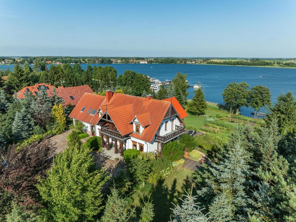 Property building, Bird's eye view, Lake view