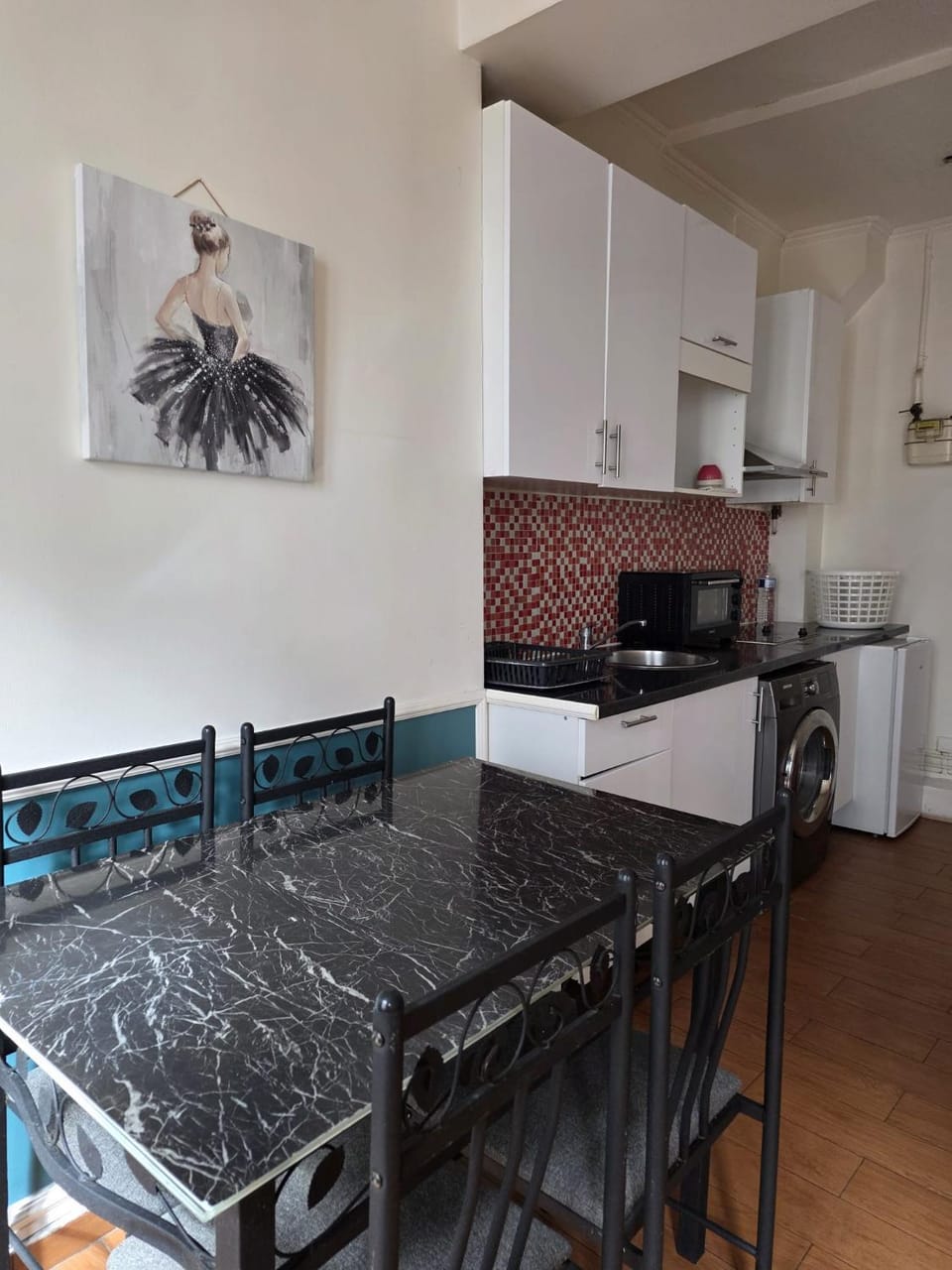 Kirachic Apartment in Paris