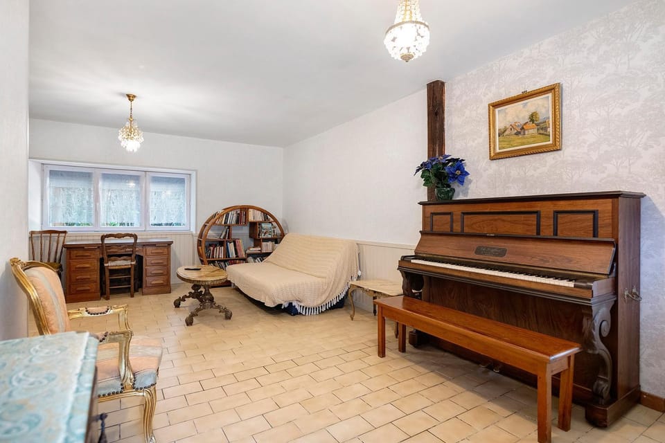 Property building, Living room
