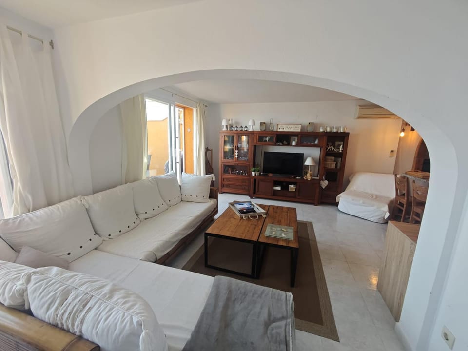 Communal lounge/ TV room, Living room