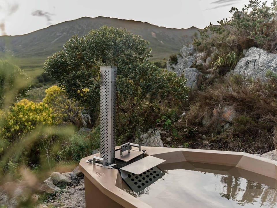 Luxury 5-Bedroom Villa with Private Pool Tennis Court Villa in Western Cape