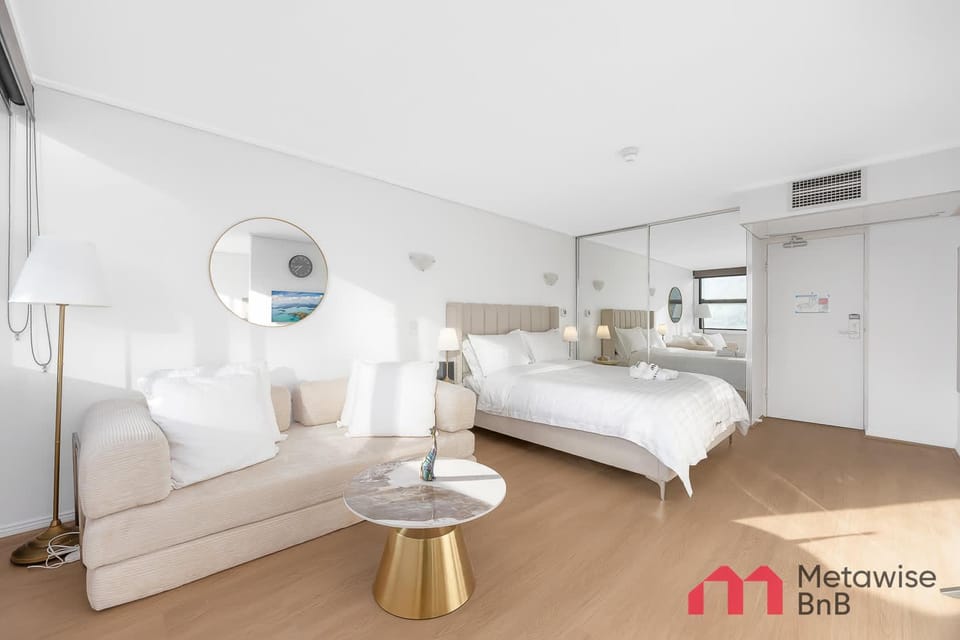 MetaWiseBnB Hyde Park Studio Pool Gym & Hyde Park Apartment in Sydney
