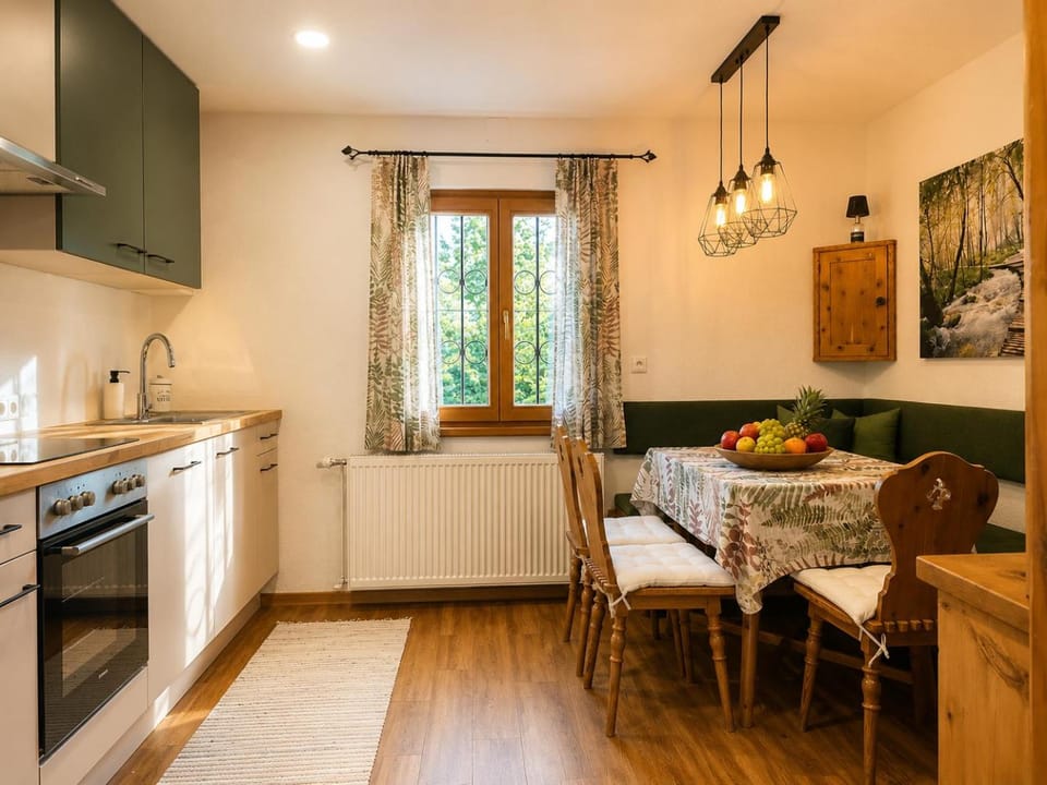 Kitchen or kitchenette, Seating area, Dining area, oven, stove