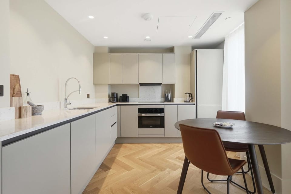 Cheyne Evergreen l Luxury Chelsea Retreat with Thames Views Apartment in London