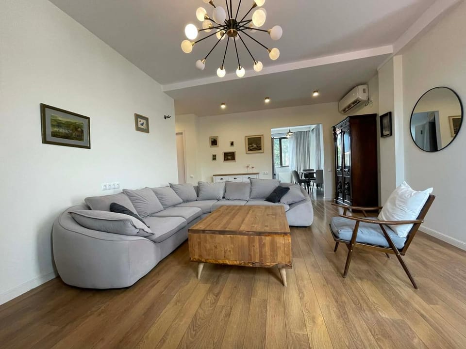 Bright Apartment near Marjanishvili Metro Apartment in Tbilisi, Georgia