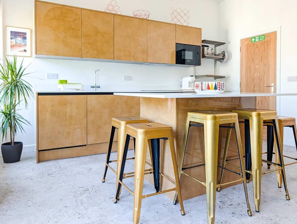 Kitchen or kitchenette, Dining area, oven, stove