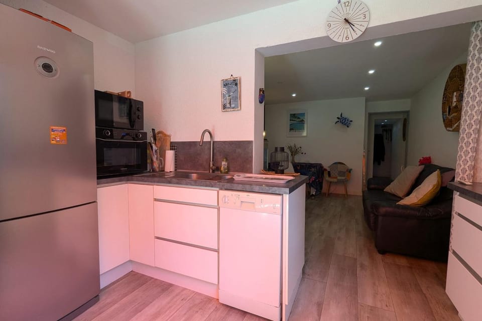 Apartment with a quiet garden Apartment in La Seyne-sur-Mer