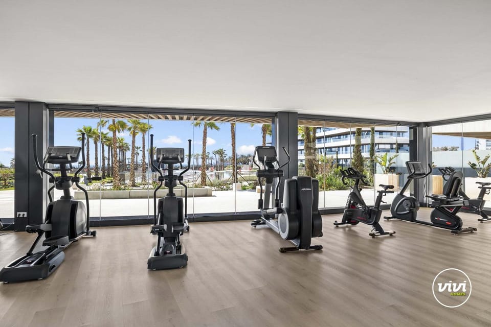 ViVi Homes - Sunrise - Plunge pool - beachfront - Terrace Apartment in Torremolinos