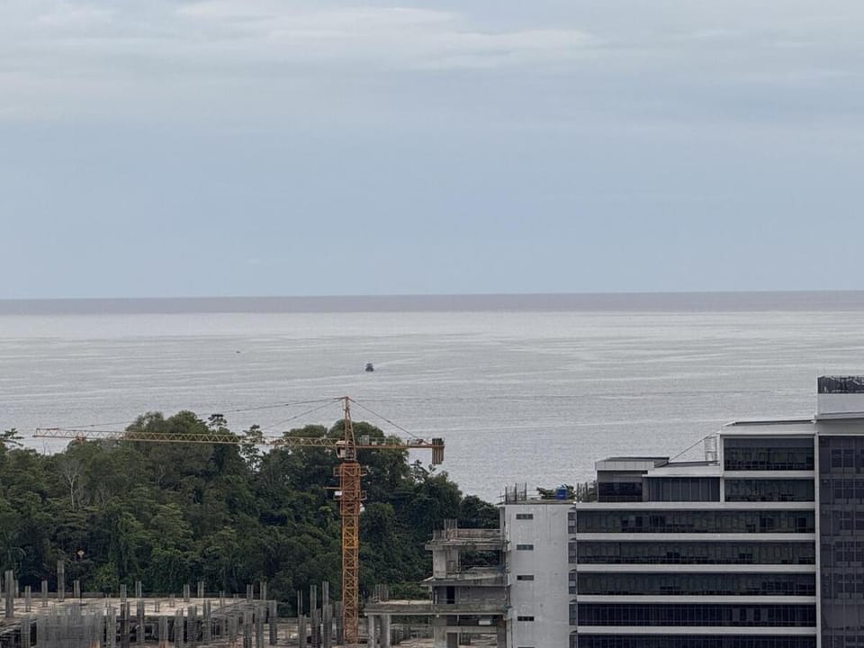 Bay Suites l 5 Pax l SeaView l Near KK City Apartment in Kota Kinabalu
