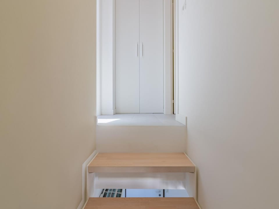 locker, wardrobe