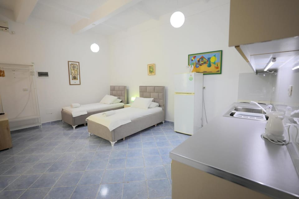 Bed, Kitchen or kitchenette, Photo of the whole room, Bedroom, towels
