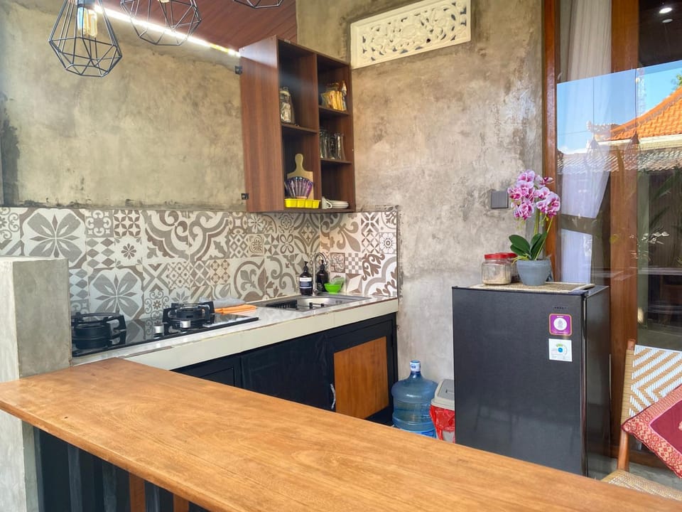 Kitchen or kitchenette, stove