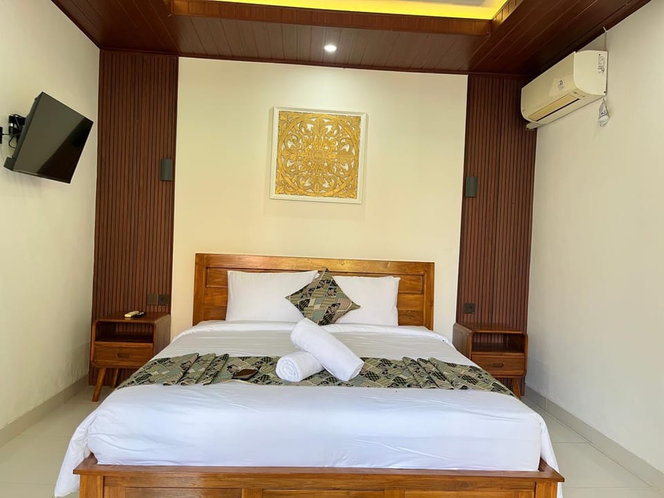 Bed, TV and multimedia, Bedroom