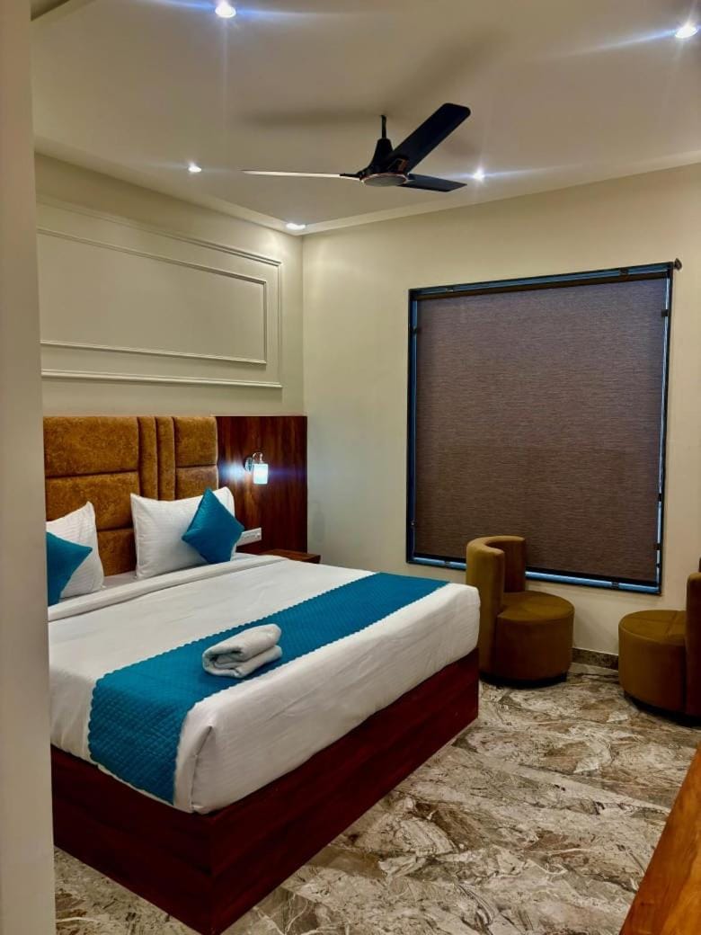 The Royal Crest Hotel in Agra