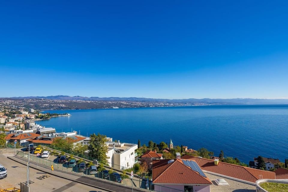 Neighbourhood, City view, Sea view