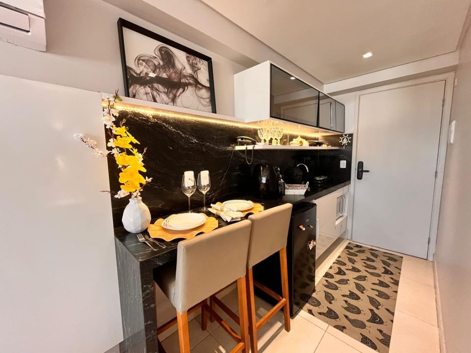 Coffee/tea facilities, Kitchen or kitchenette, Dining area