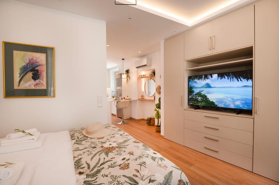Communal lounge/ TV room, Bedroom