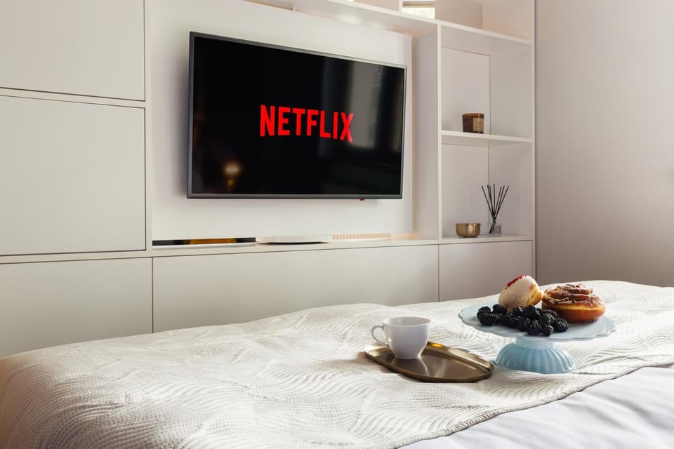 Bed, TV and multimedia, Food and drinks, Photo of the whole room, Bedroom, towels