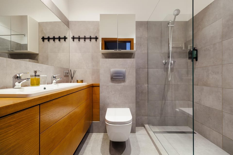 Shower, Toilet, Bathroom, towels