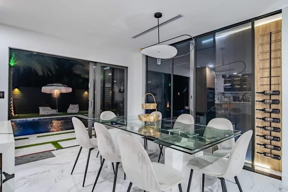 Villa Cielo, Modern 5BR Getaway with Private Pool Villa in Golden Glades