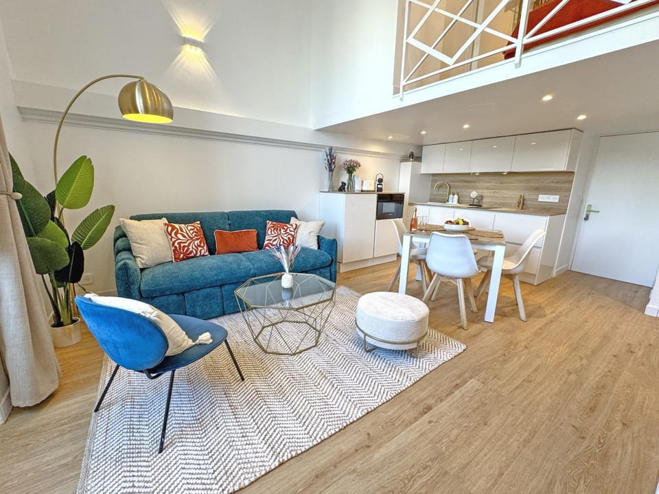 Communal lounge/ TV room, Living room