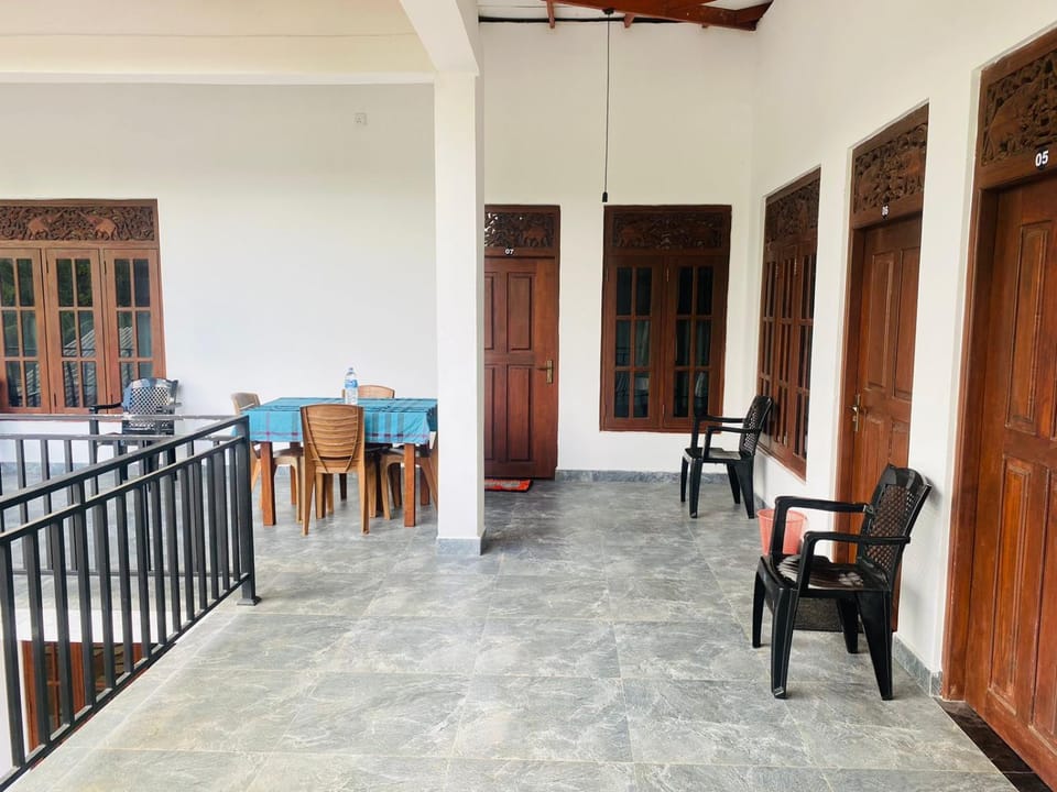 Iwaree Inn Bed and Breakfast in Dambulla