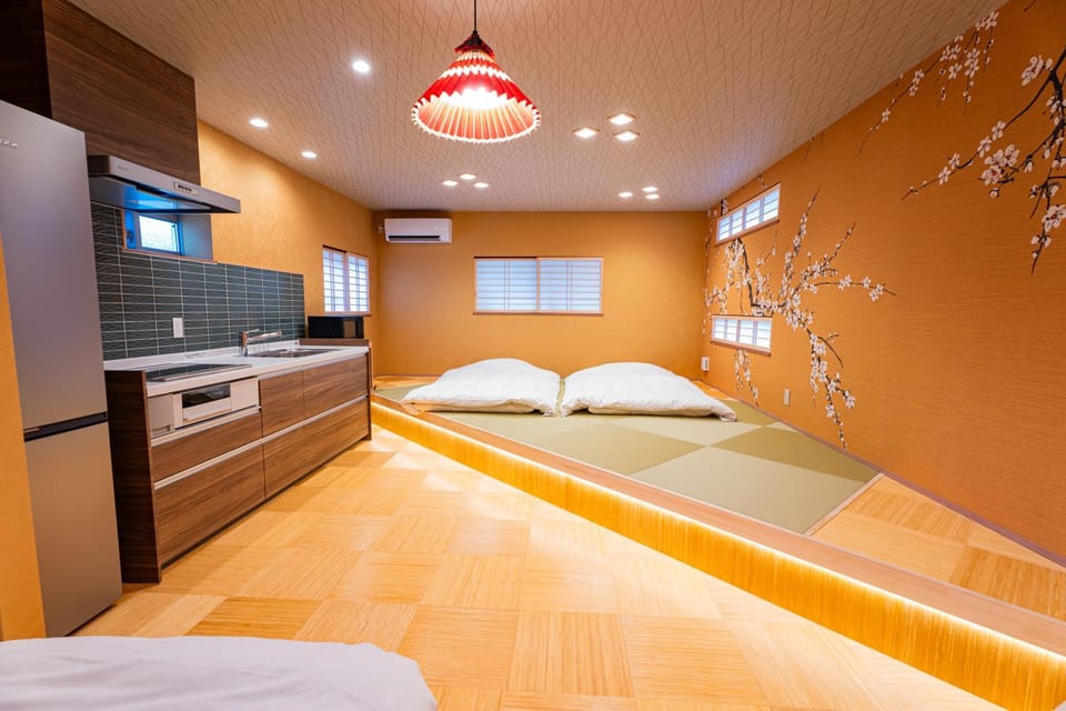 Kitchen or kitchenette, Bedroom