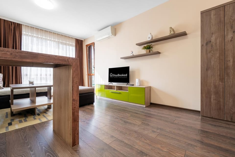 Comfortable 1BR w/ Balcony & Free Parking Apartment in Plovdiv
