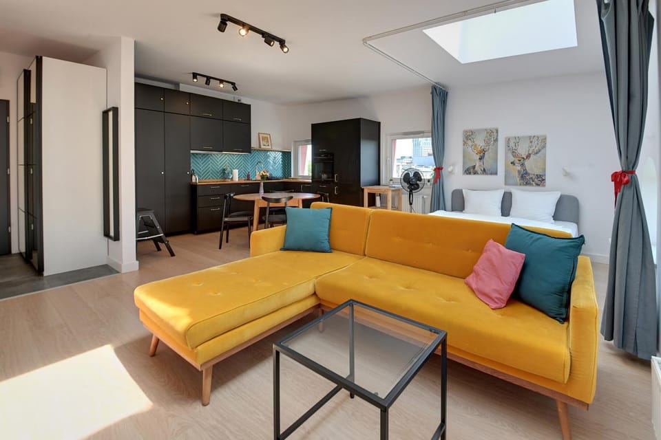 Kitchen or kitchenette, Seating area