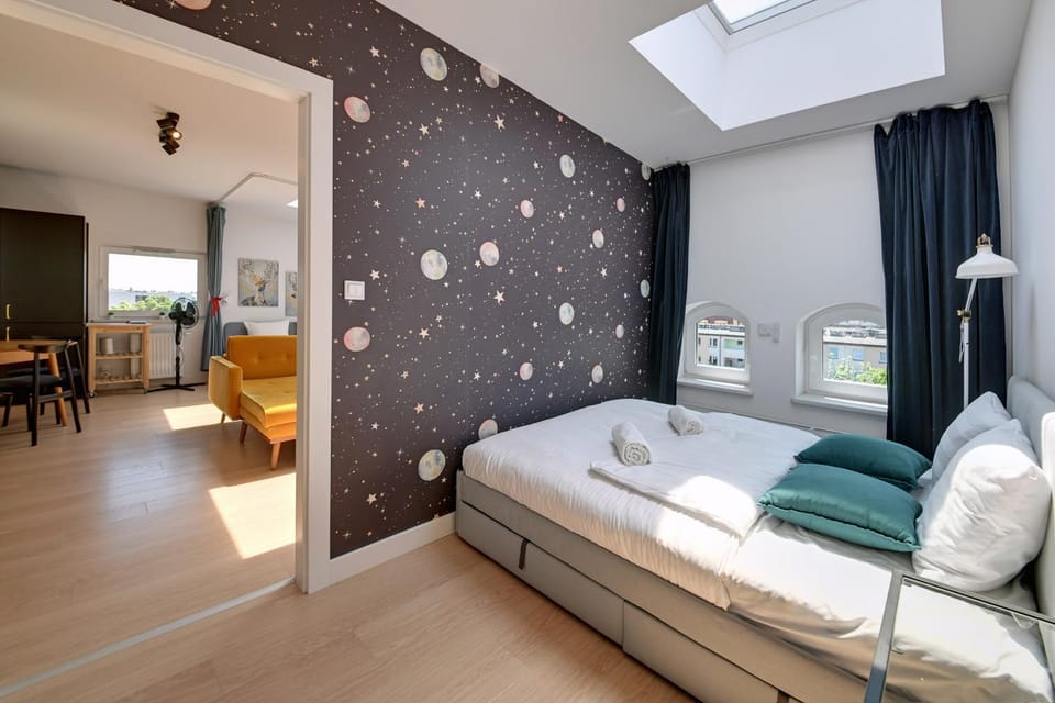 Bed, Bedroom