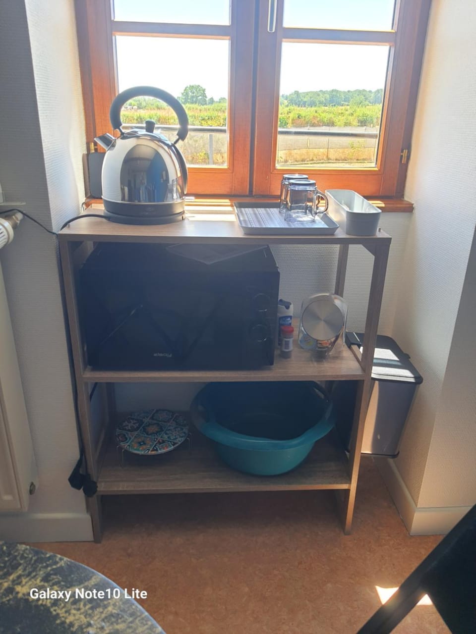 Coffee/tea facilities, microwave