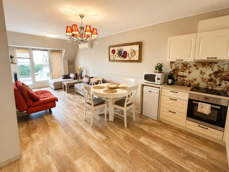 Kitchen or kitchenette, Living room, Seating area, Dining area, dishwasher, oven, pet friendly, stove