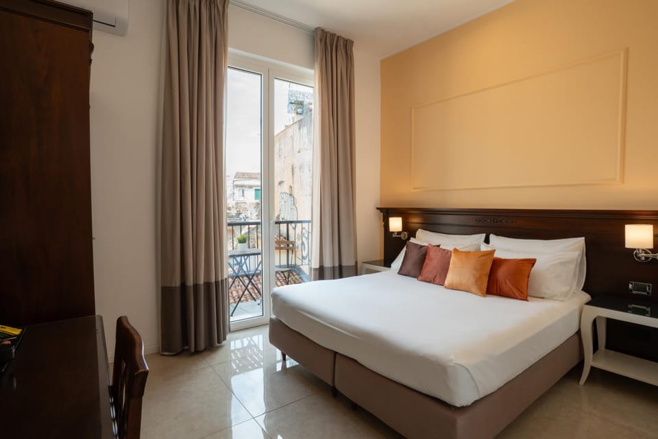 Bed, Balcony/Terrace, Photo of the whole room, Bedroom